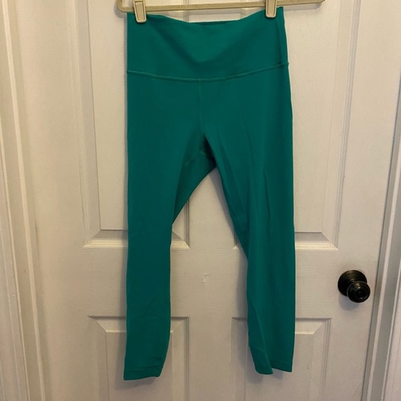 Lululemon Wunder Train High-Rise Crop 23" Size 8 - Picture 5 of 5